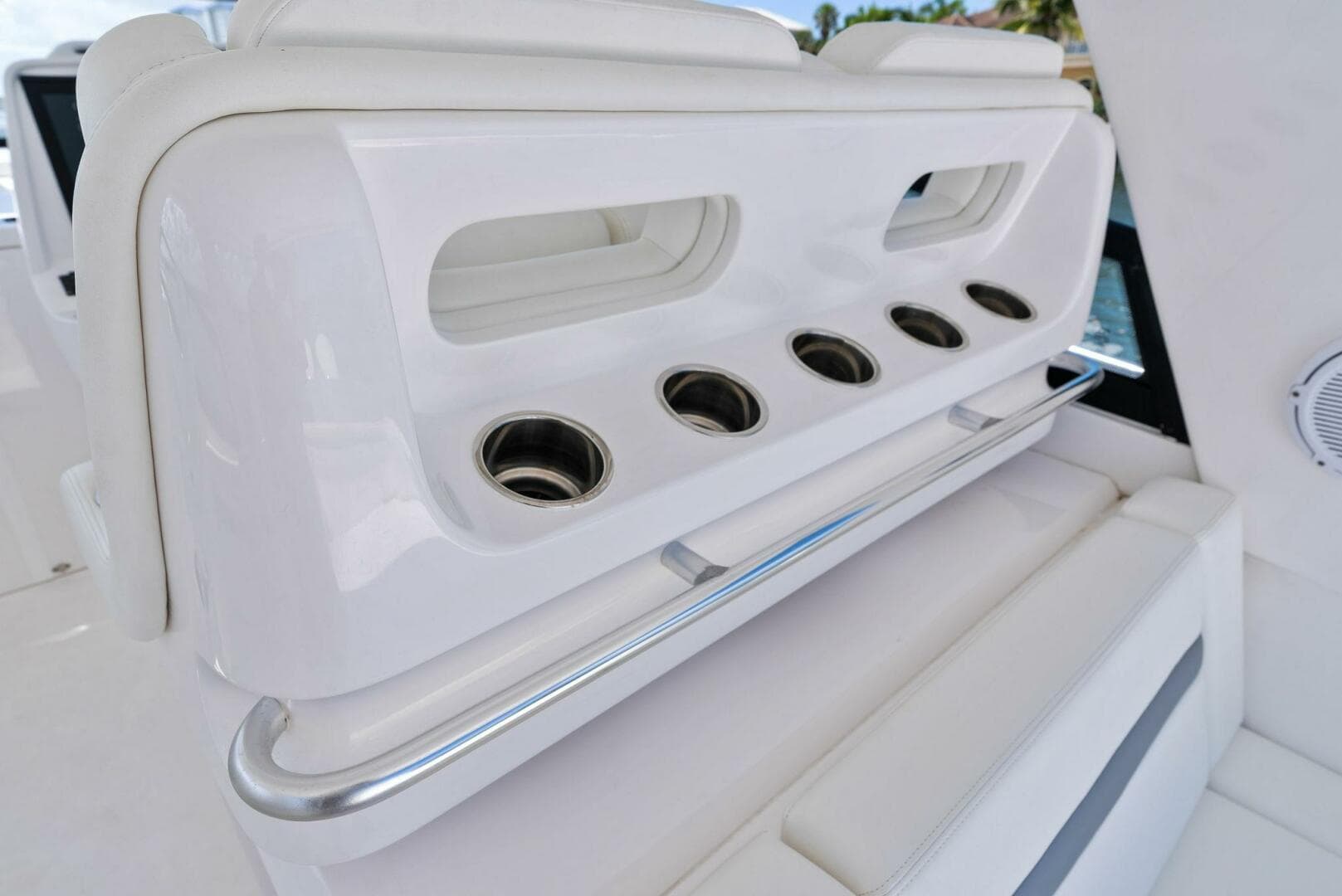 2022 Intrepid 438 Evolution — photo 33