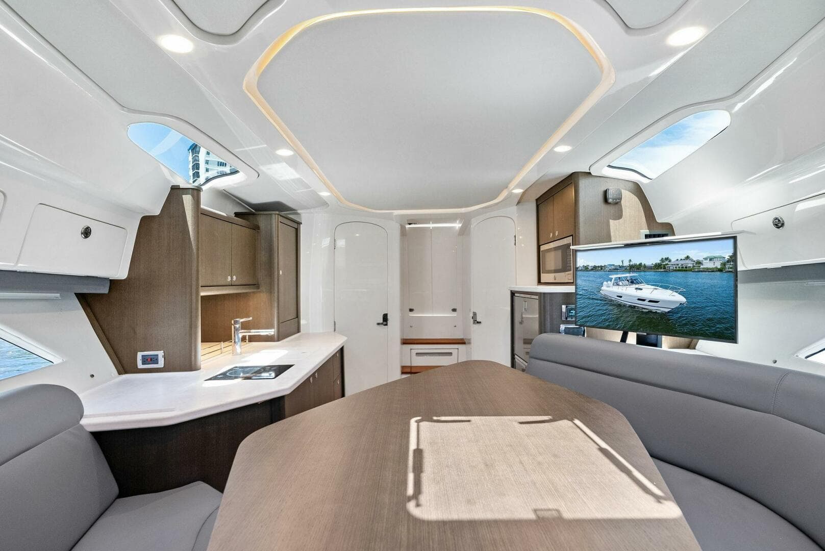 2022 Intrepid 438 Evolution — photo 52