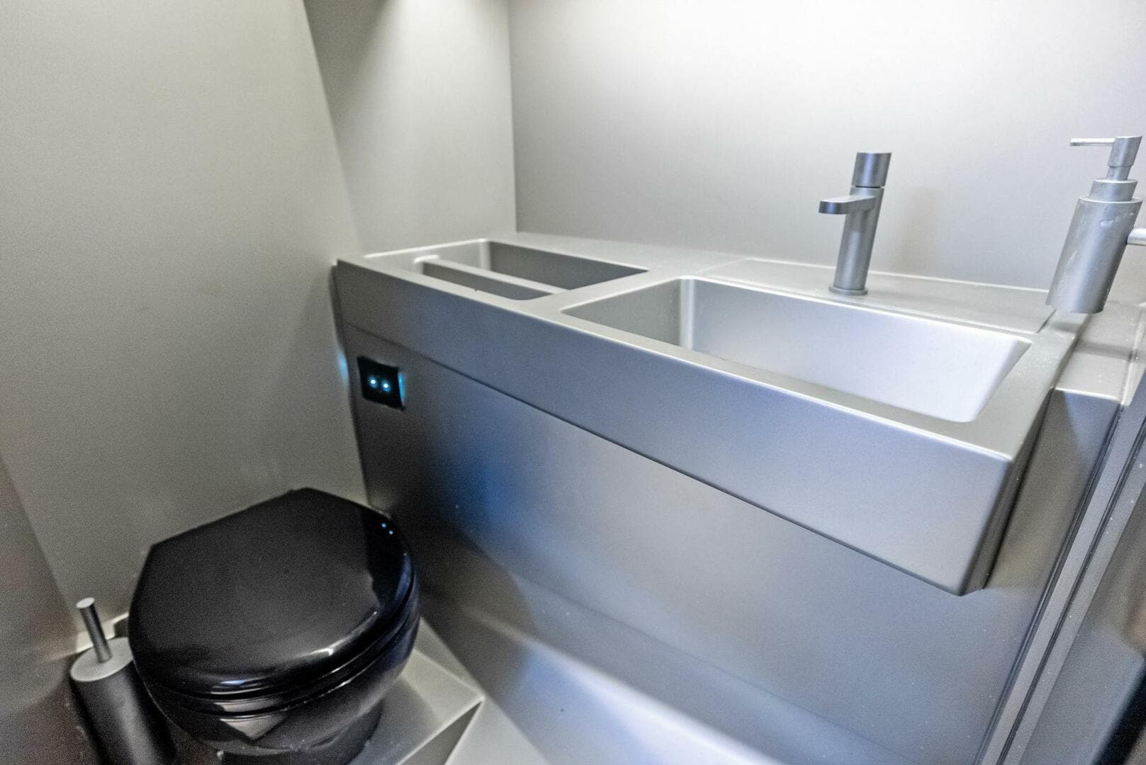 2023 Wally Tender 43X — photo 43