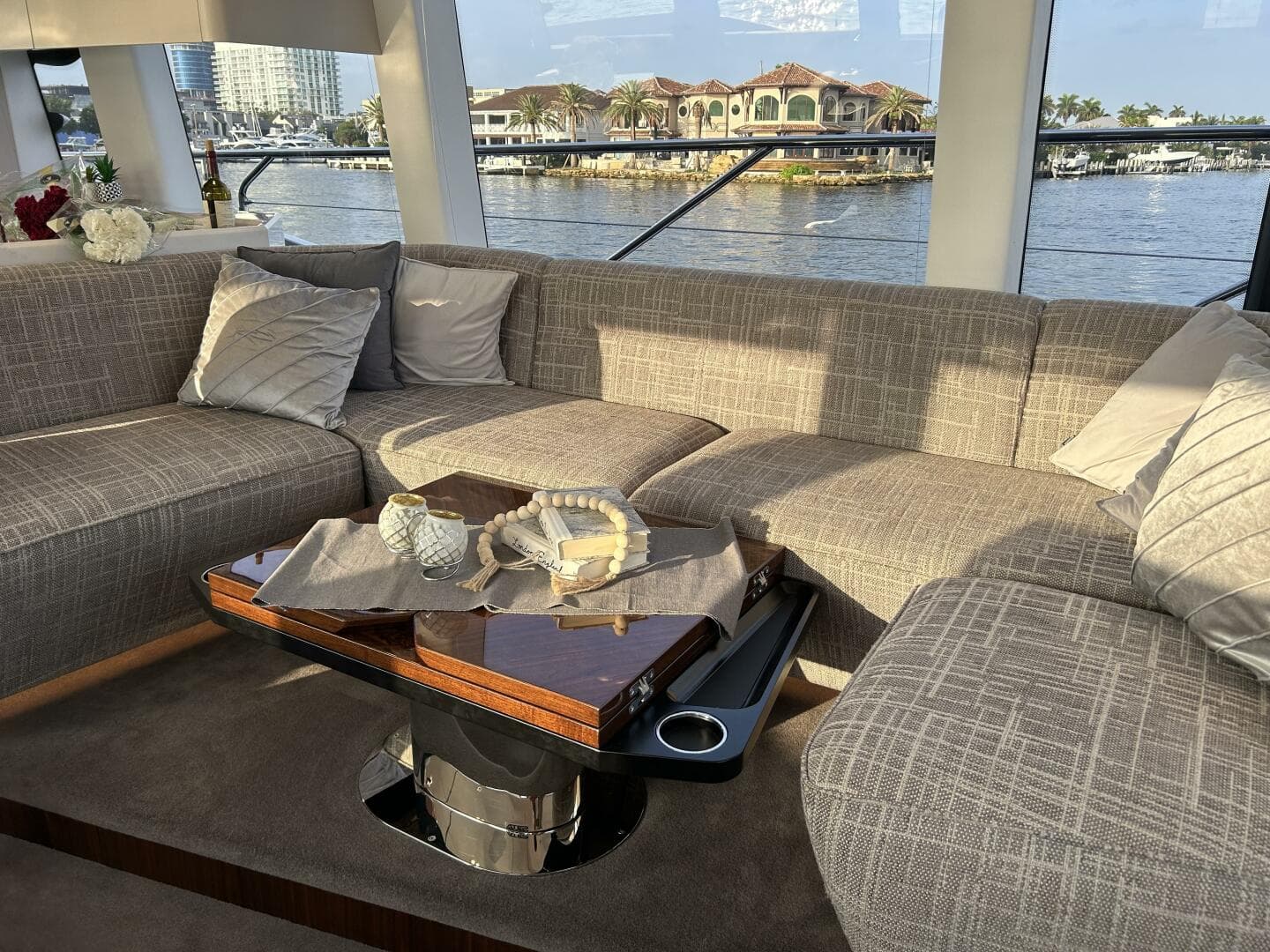 2024 Fairline Squadron 68 — photo 5