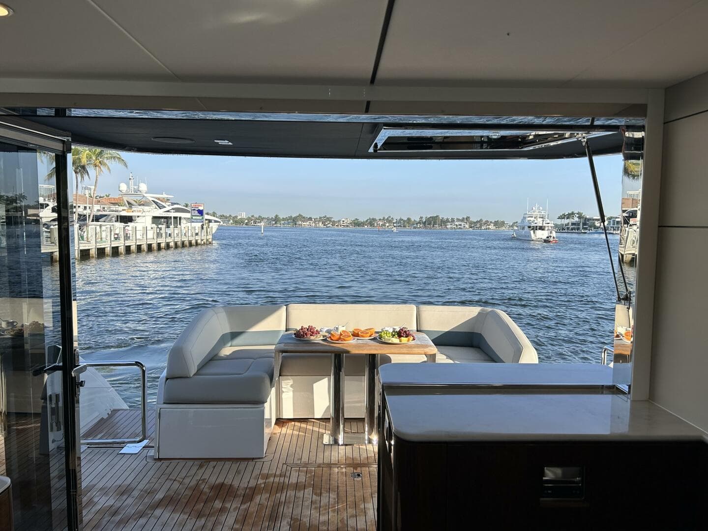 2024 Fairline Squadron 68 — photo 3