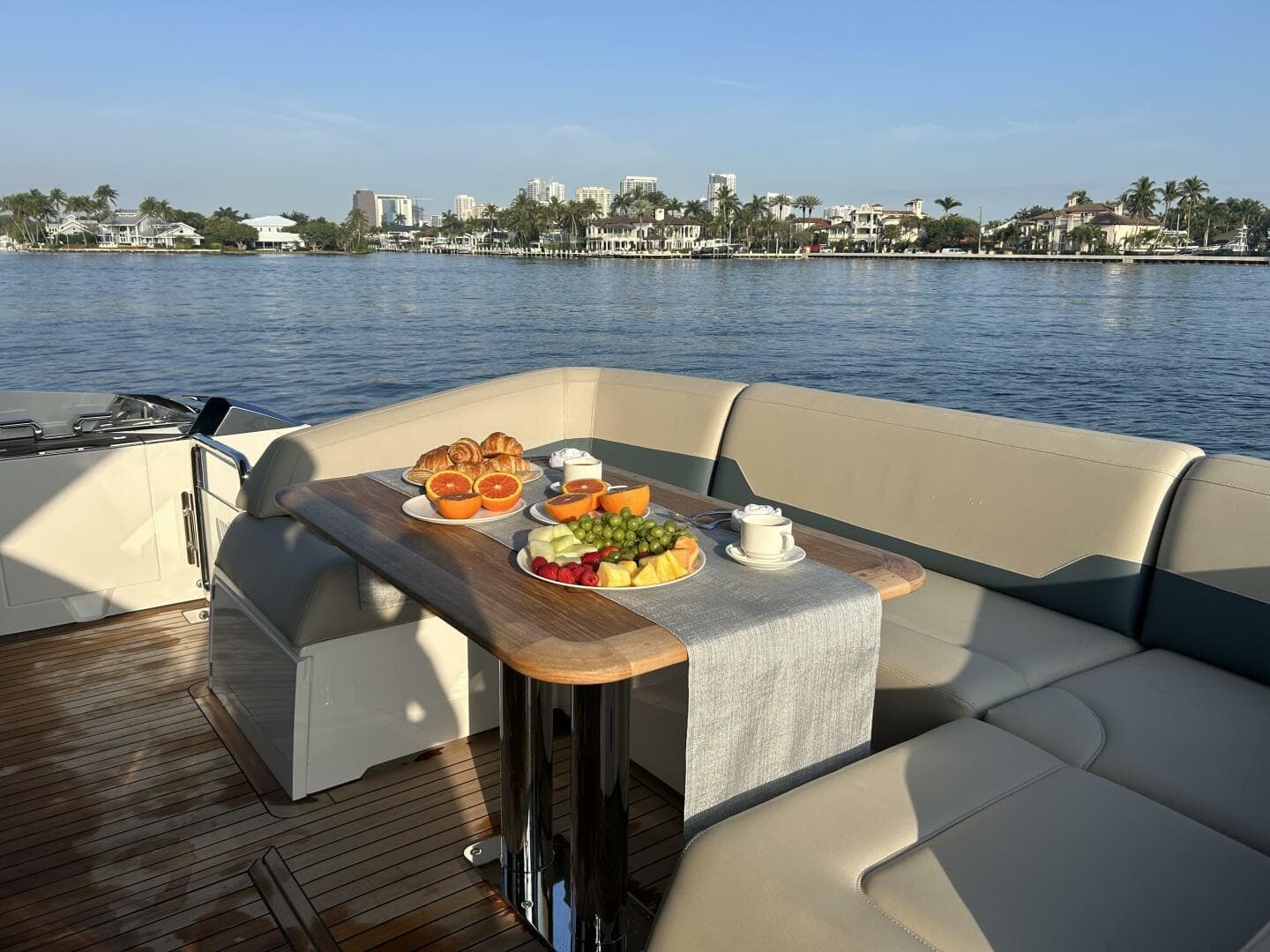 2024 Fairline Squadron 68 — photo 2