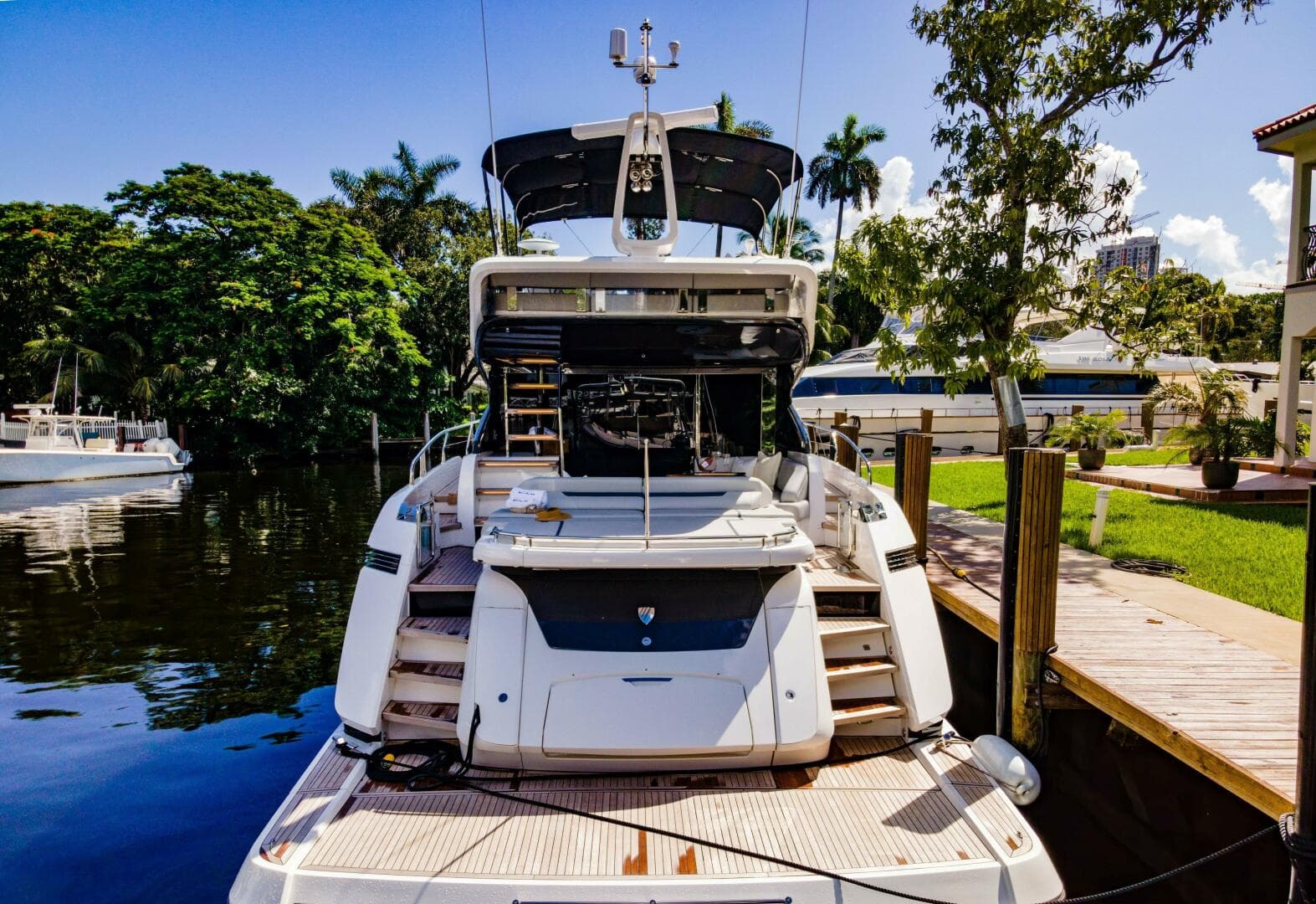 2023 Fairline Phantom 65 — photo 2