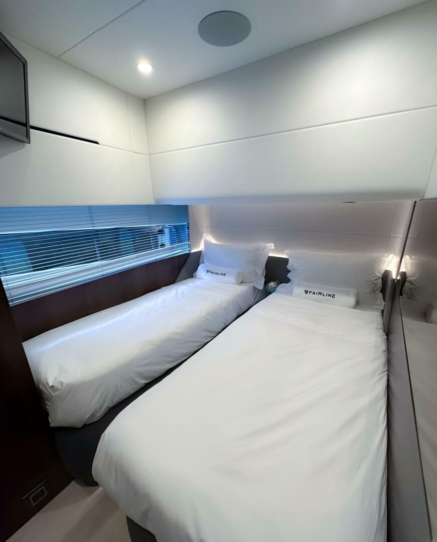 2023 Fairline Phantom 65 — photo 19