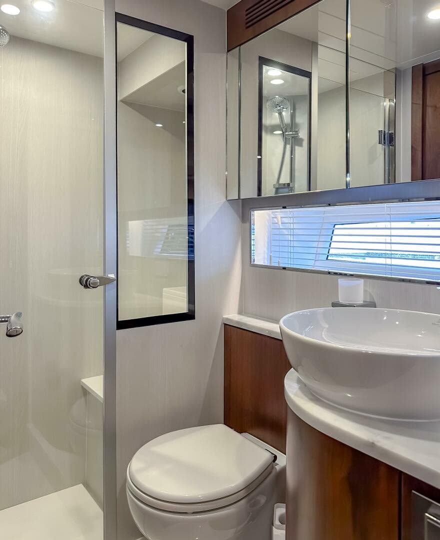 2023 Fairline Phantom 65 — photo 18