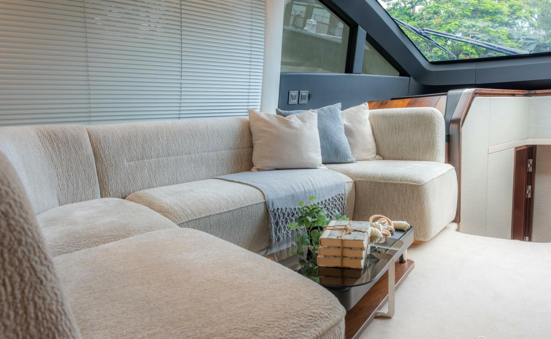 2023 Fairline Phantom 65 — photo 6