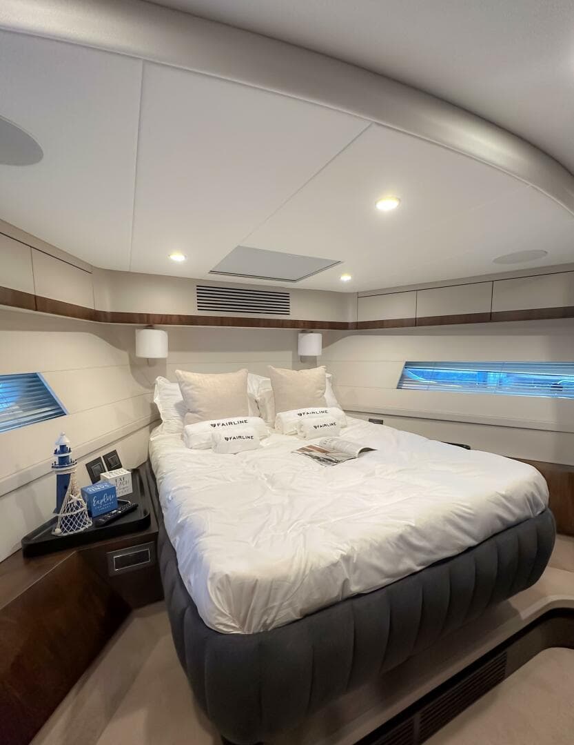 2023 Fairline Phantom 65 — photo 17