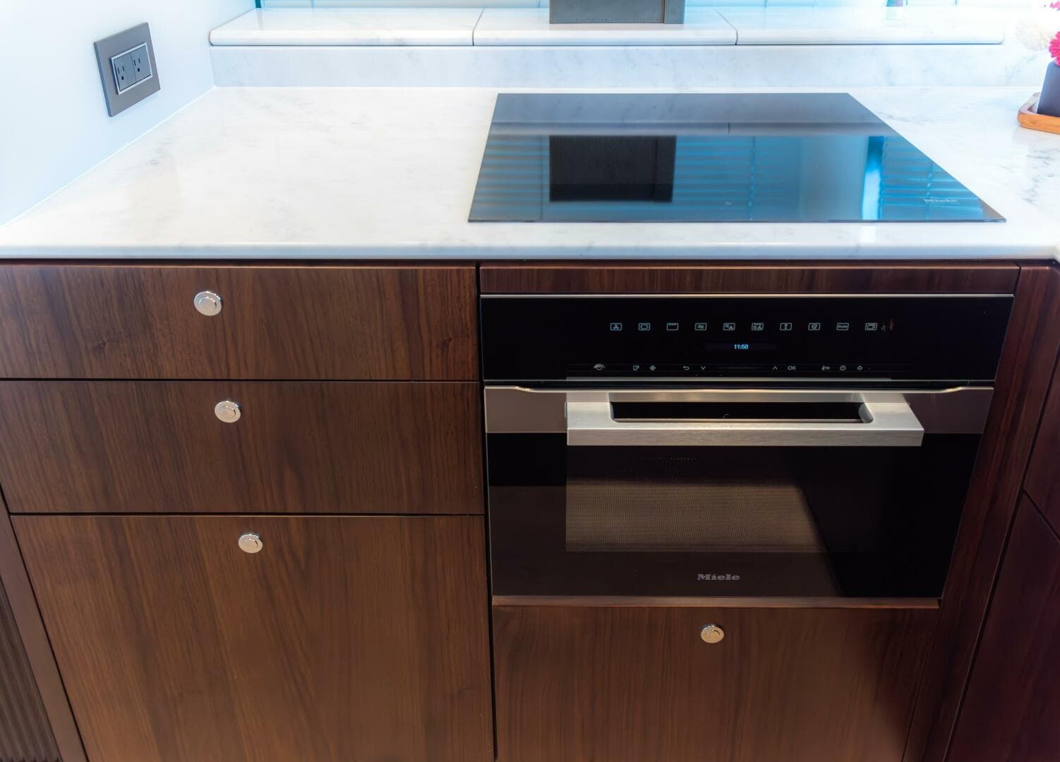 2023 Fairline Phantom 65 — photo 9