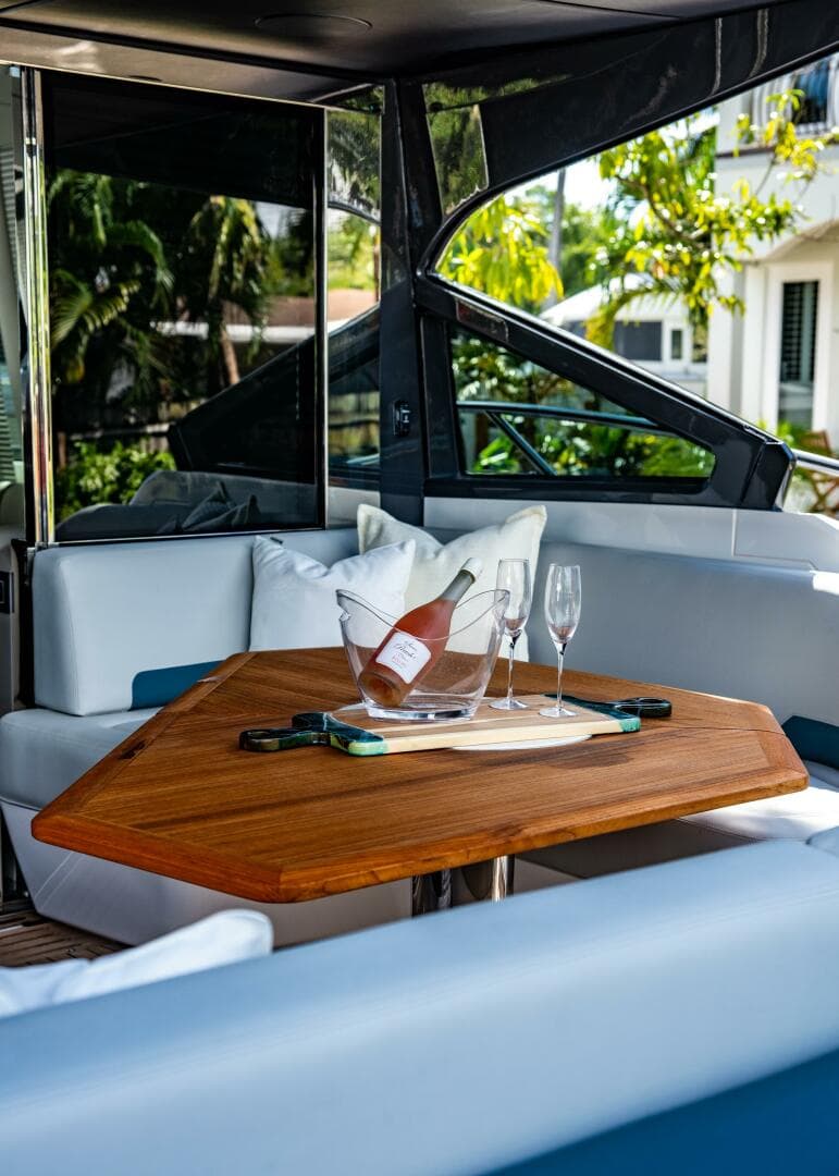 2023 Fairline Phantom 65 — photo 3