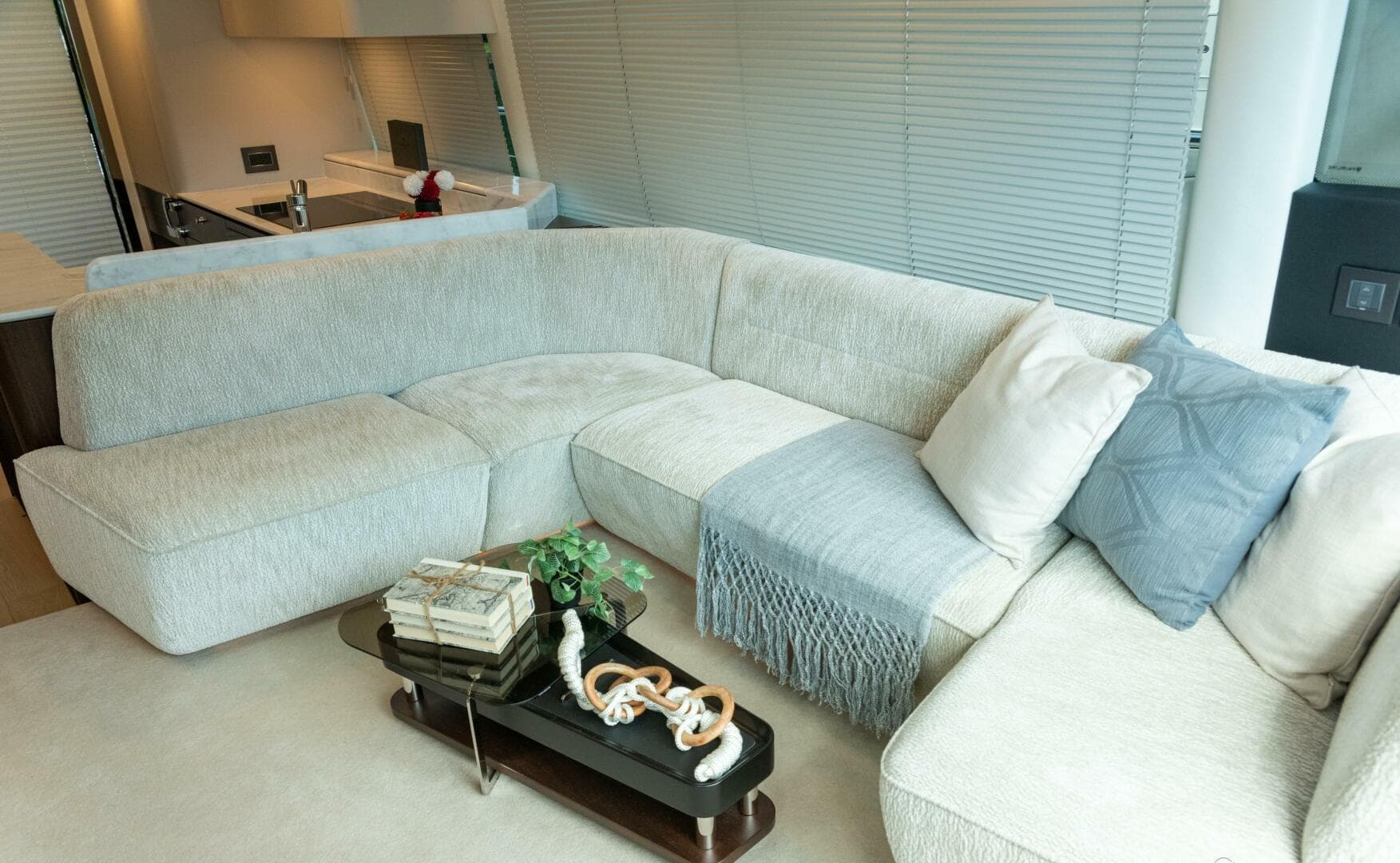 2023 Fairline Phantom 65 — photo 5