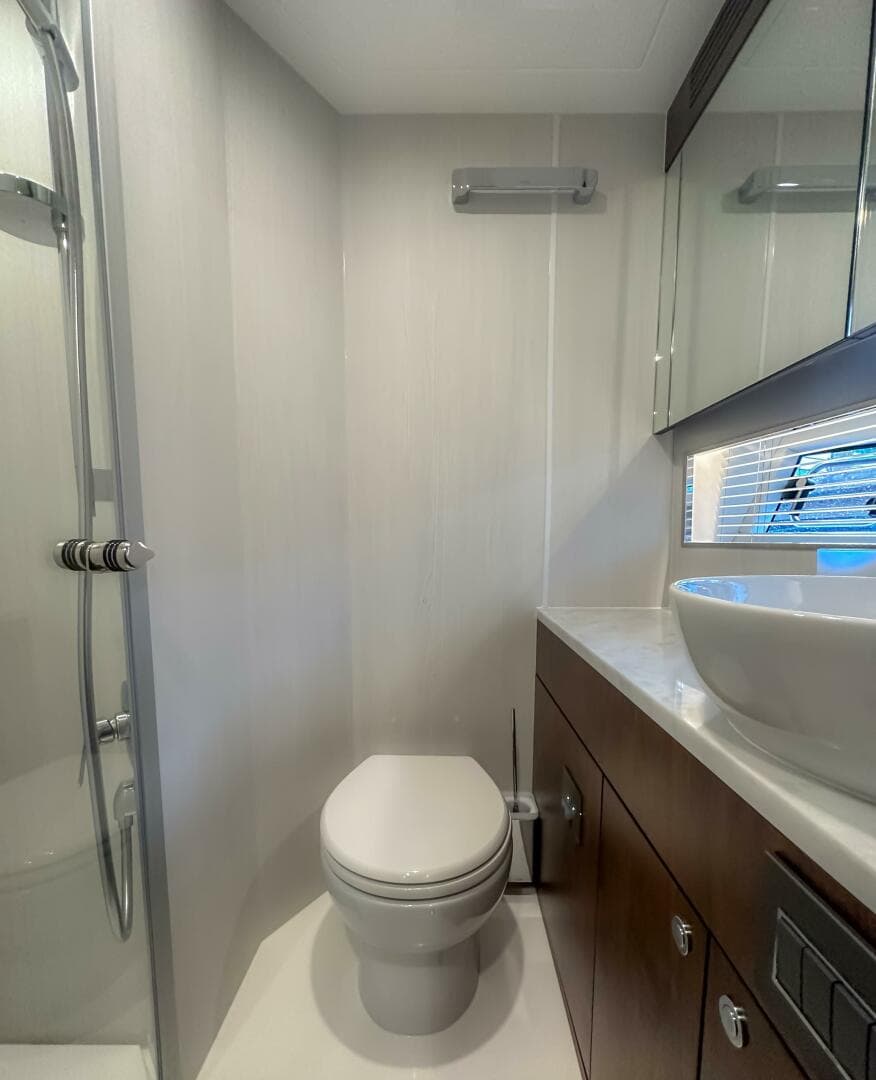 2023 Fairline Phantom 65 — photo 20