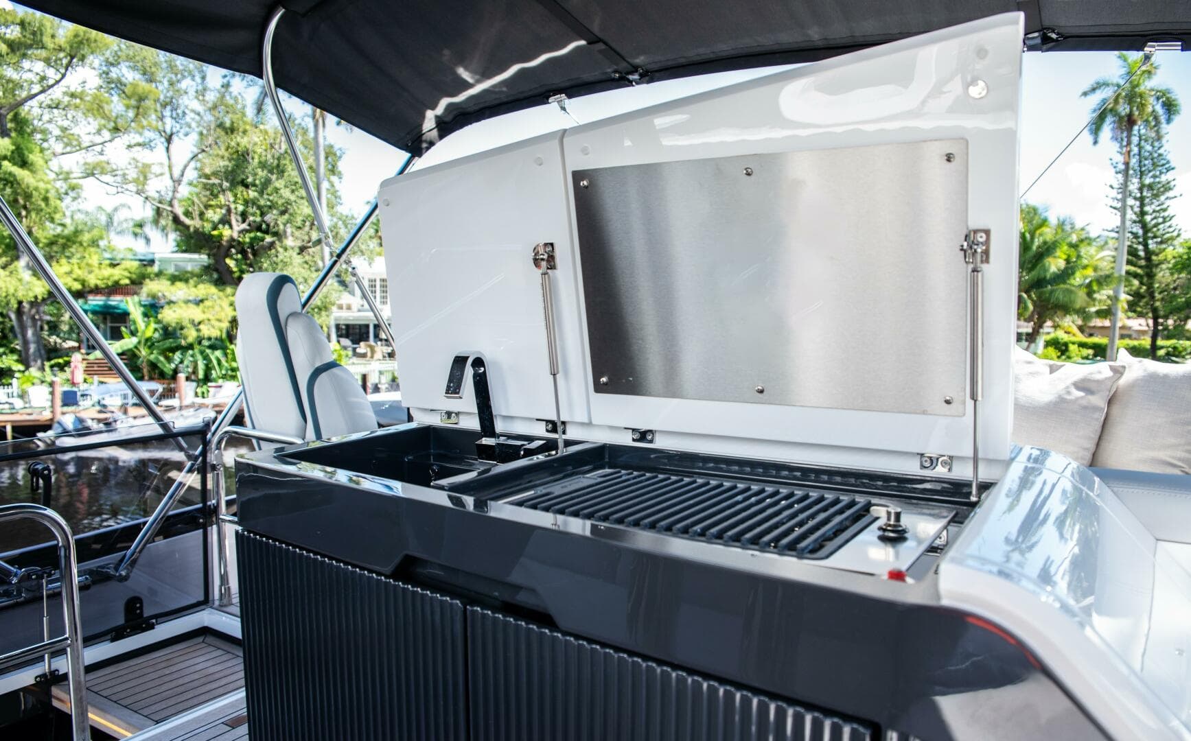 2023 Fairline Phantom 65 — photo 25