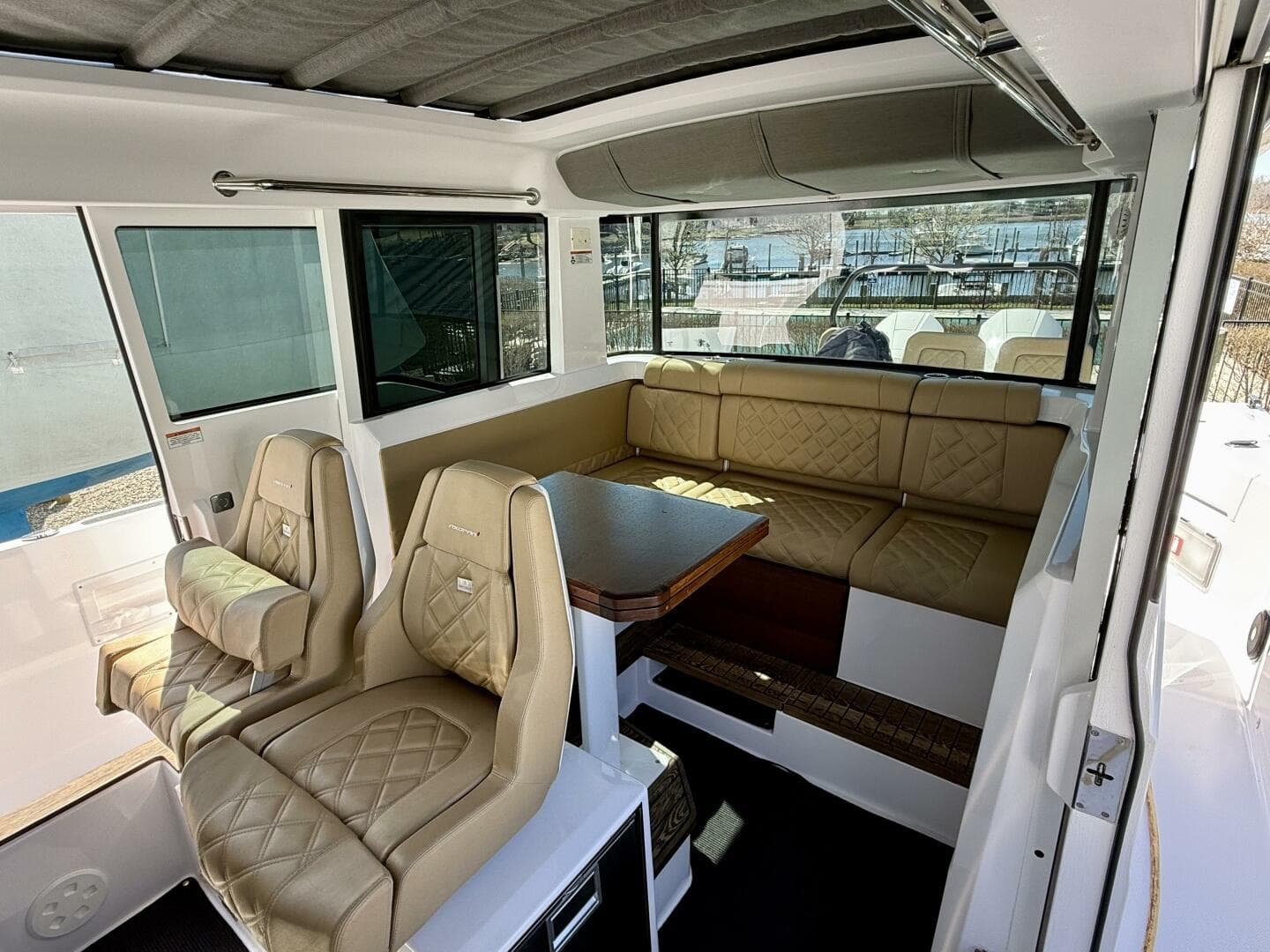 2021 Axopar 37 — photo 19