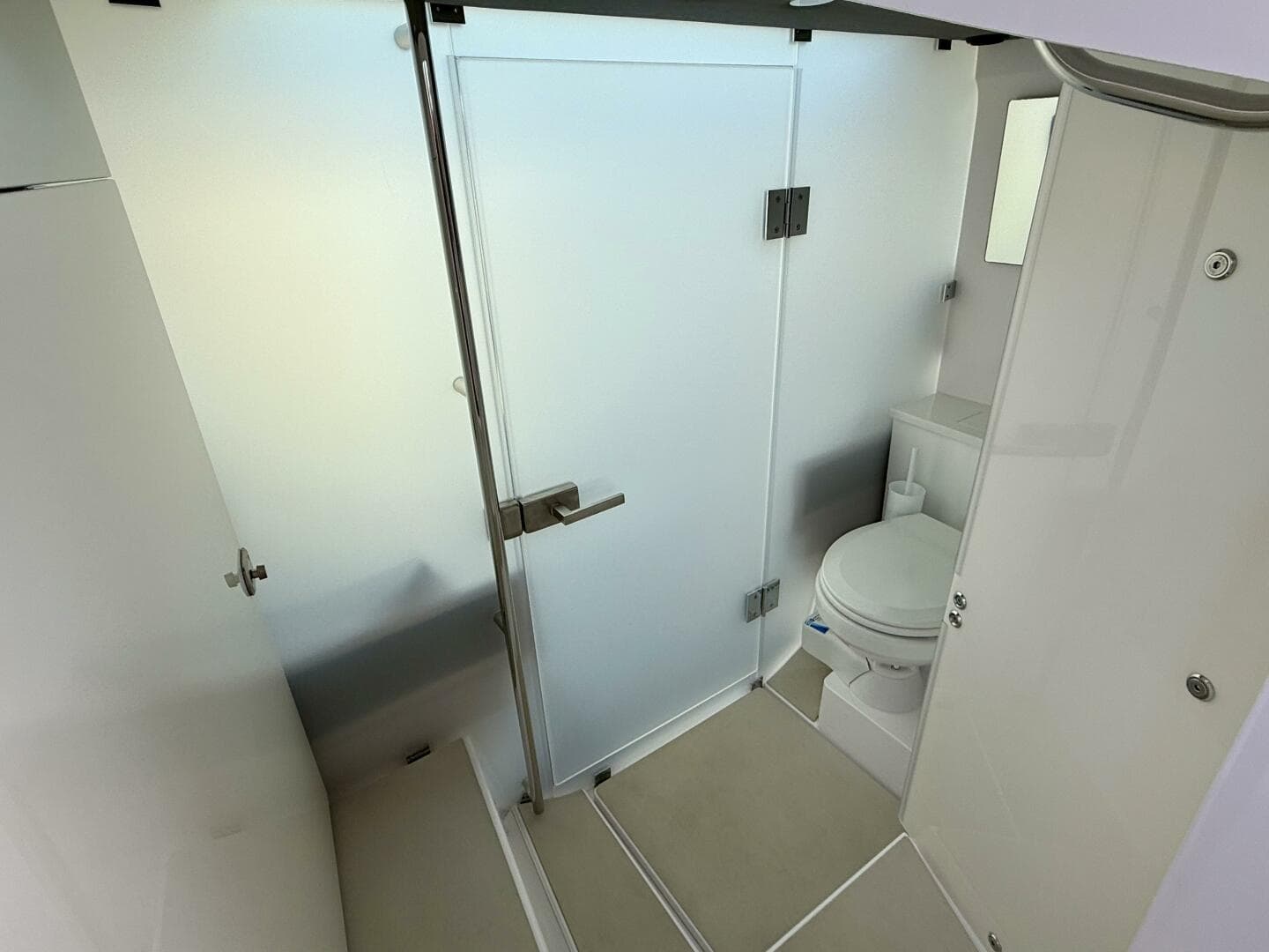 2021 Axopar 37 — photo 23