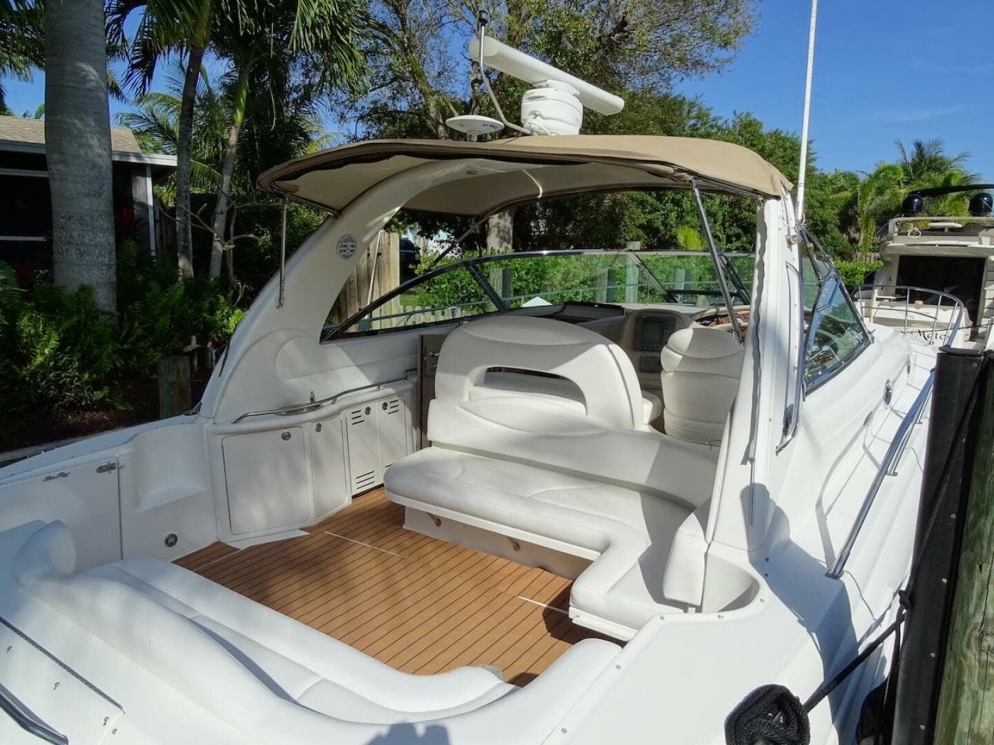 2001 Sea Ray 410 Sundancer — photo 2