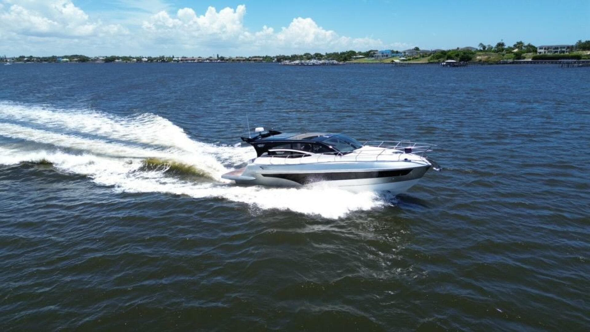 2025 Real 40 HT Luxury — photo 12