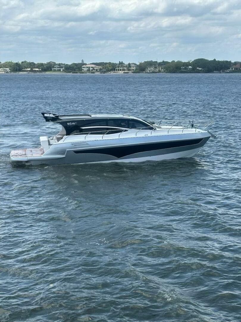 2025 Real 40 HT Luxury — photo 30