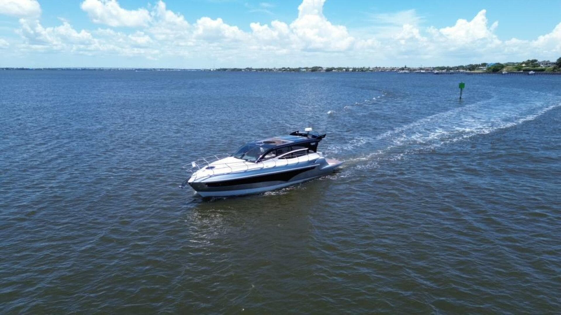 2025 Real 40 HT Luxury — photo 15