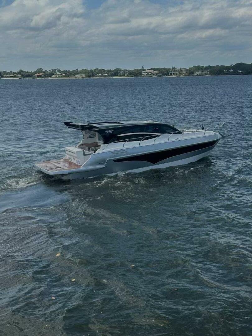 2025 Real 40 HT Luxury — photo 32