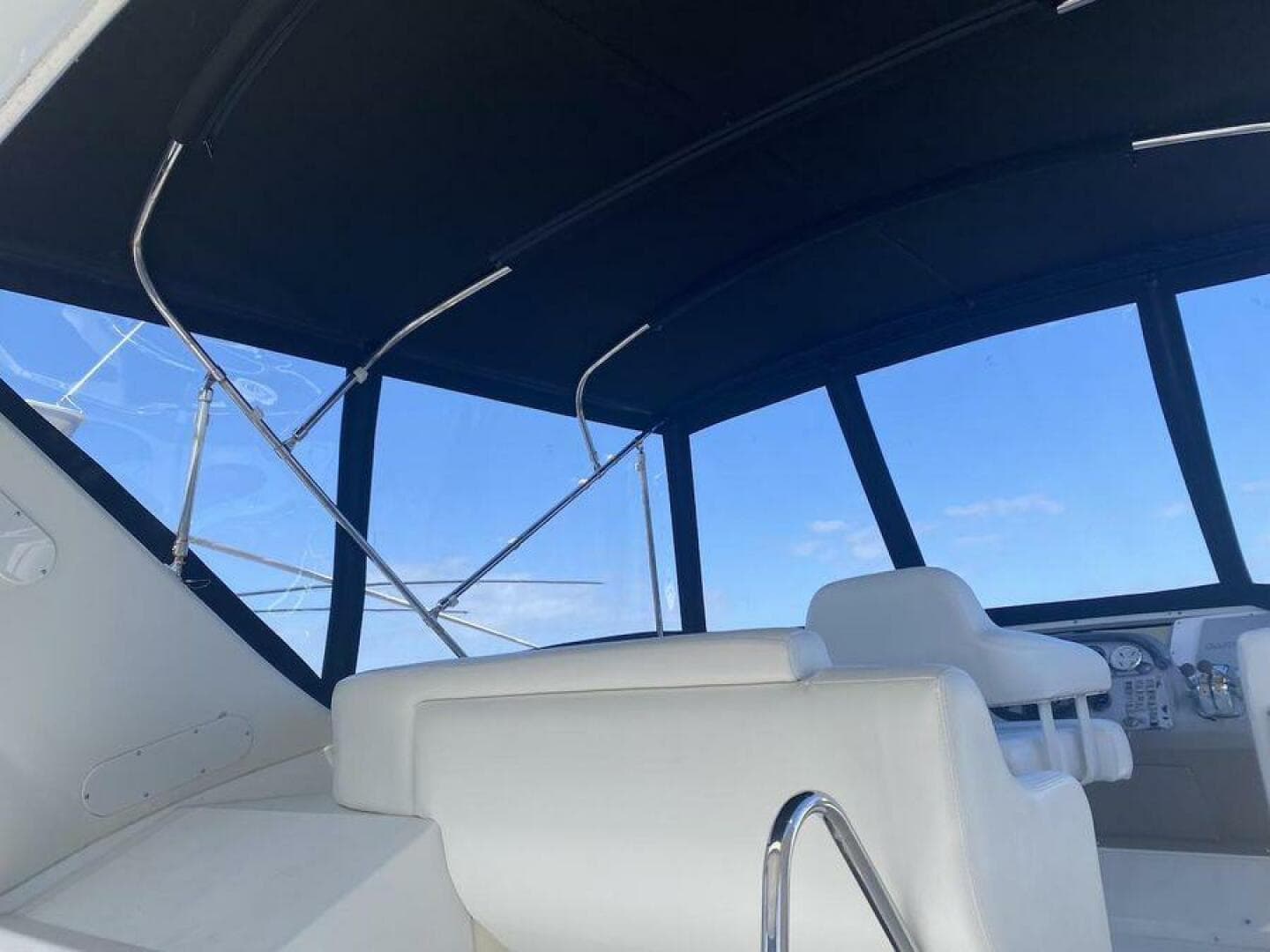 2000 Carver 396 — photo 13