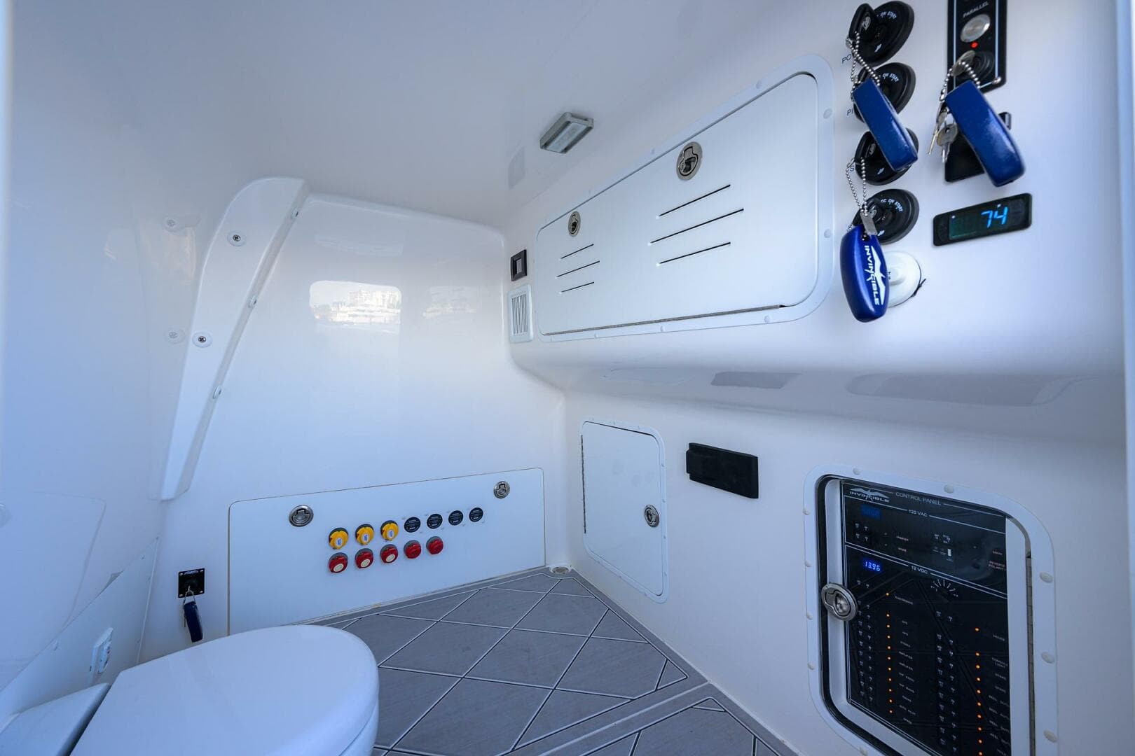 2023 Invincible 46 Catamaran — photo 7