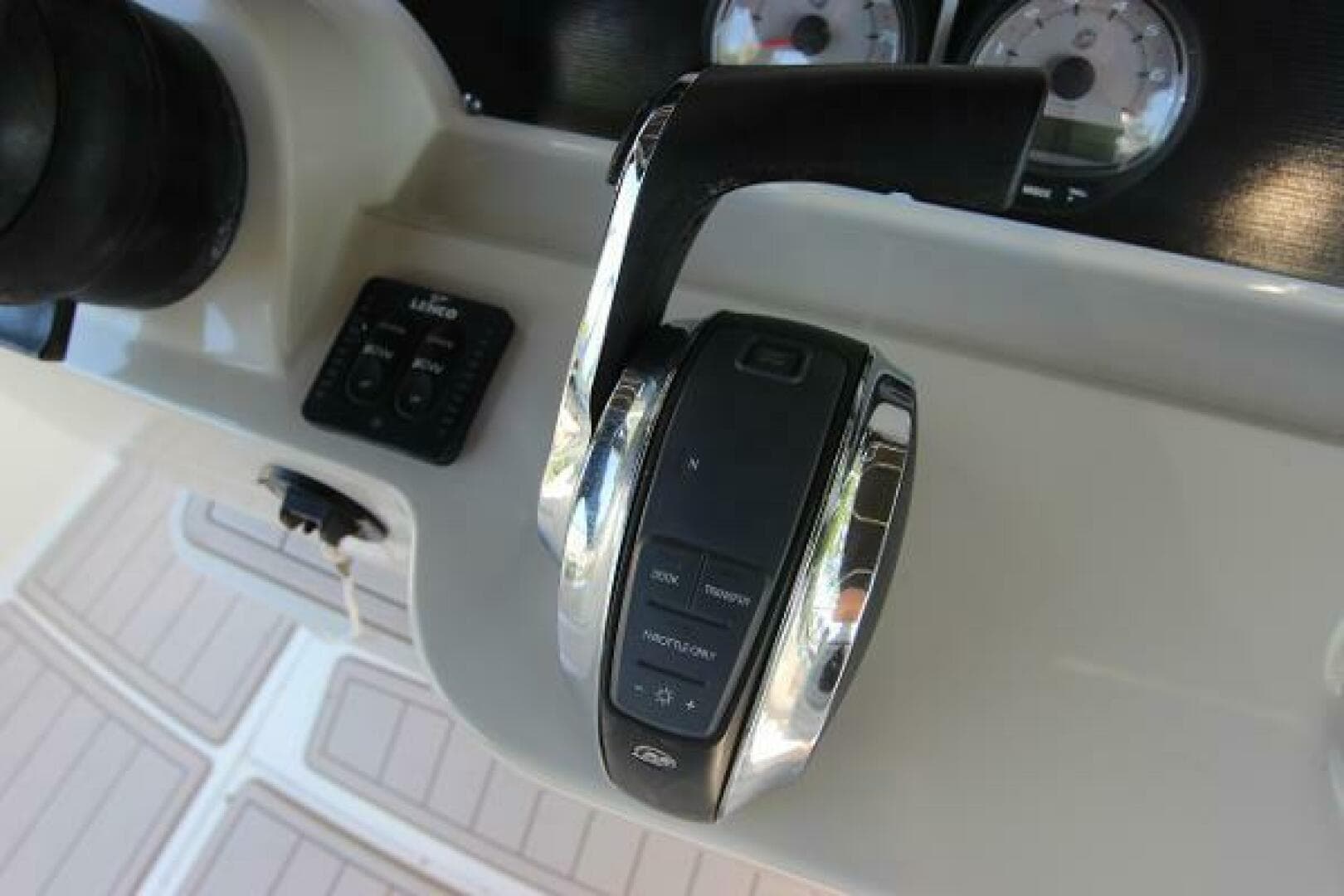 2017 Boston Whaler 270 Dauntless — photo 18