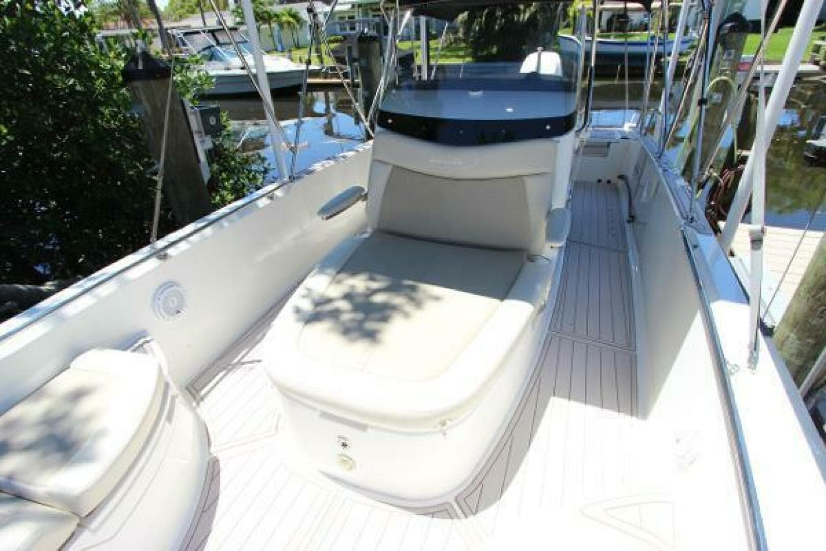 2017 Boston Whaler 270 Dauntless — photo 32