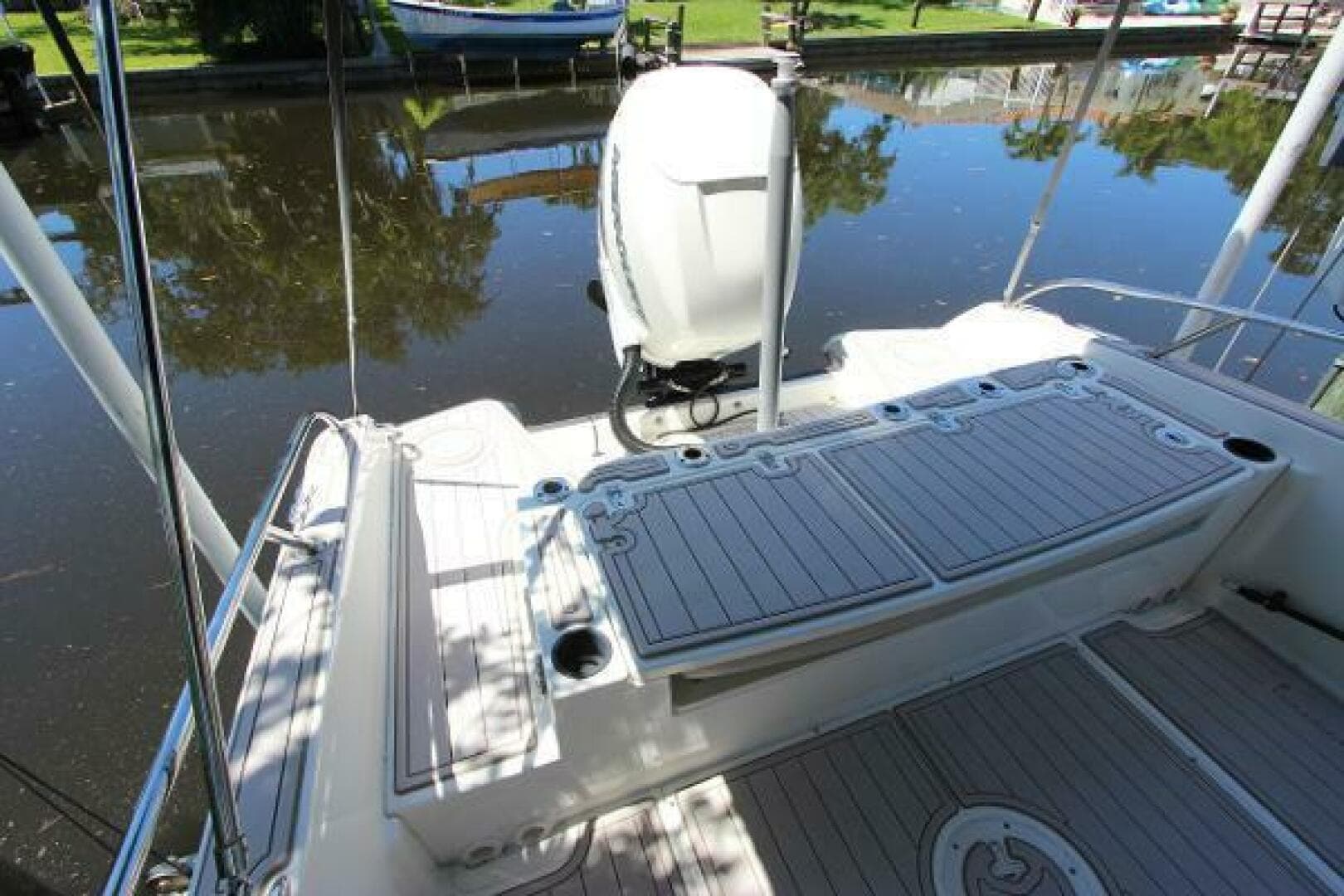 2017 Boston Whaler 270 Dauntless — photo 10