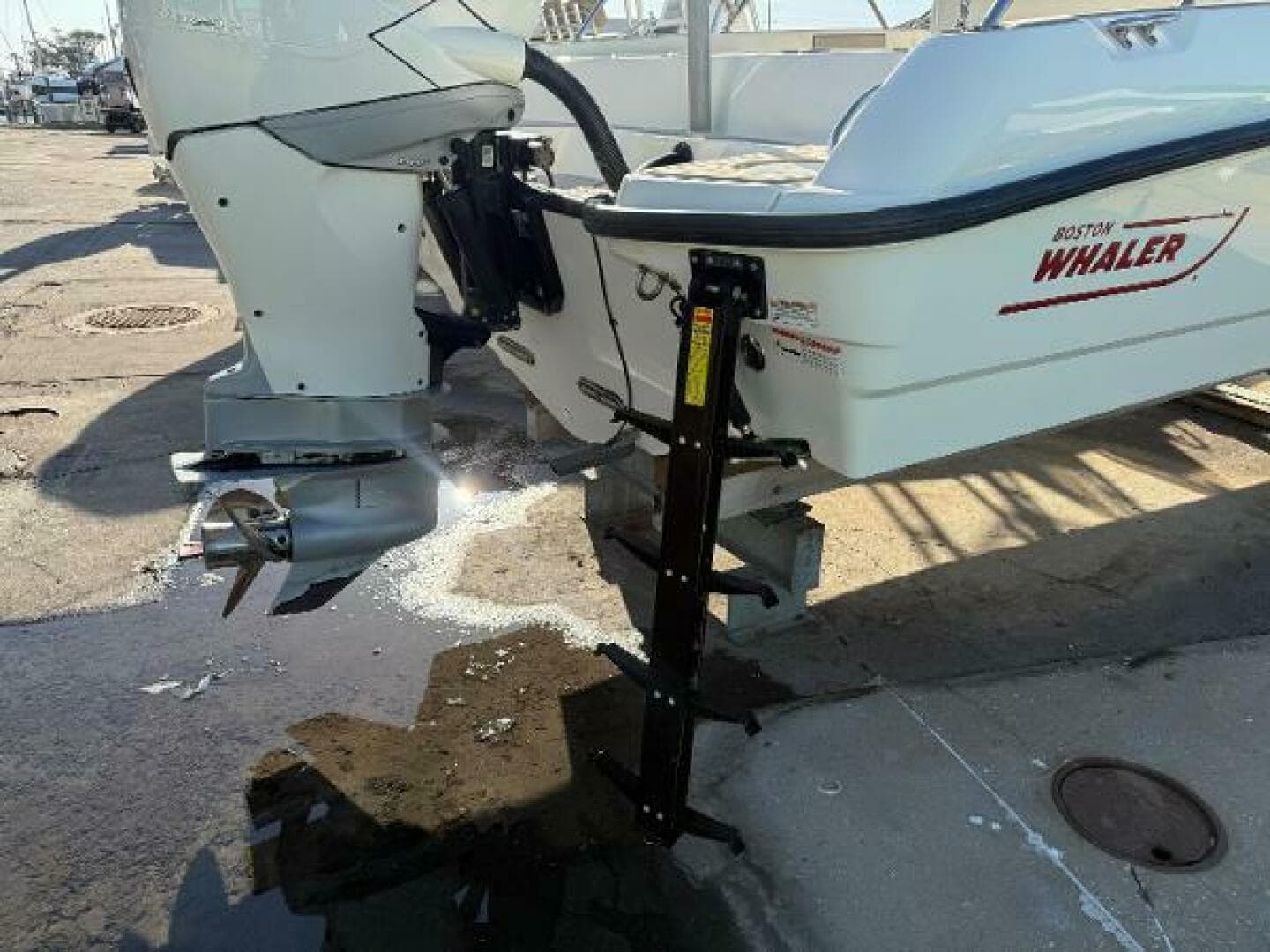 2017 Boston Whaler 270 Dauntless — photo 8