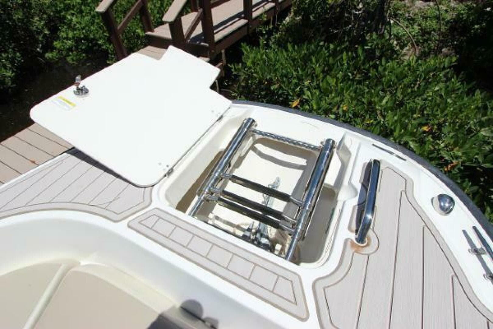 2017 Boston Whaler 270 Dauntless — photo 27