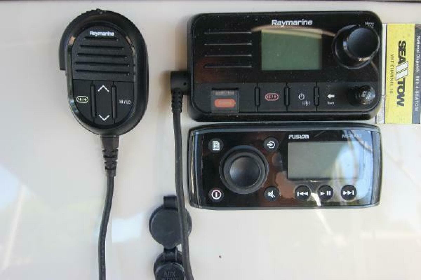 2017 Boston Whaler 270 Dauntless — photo 22