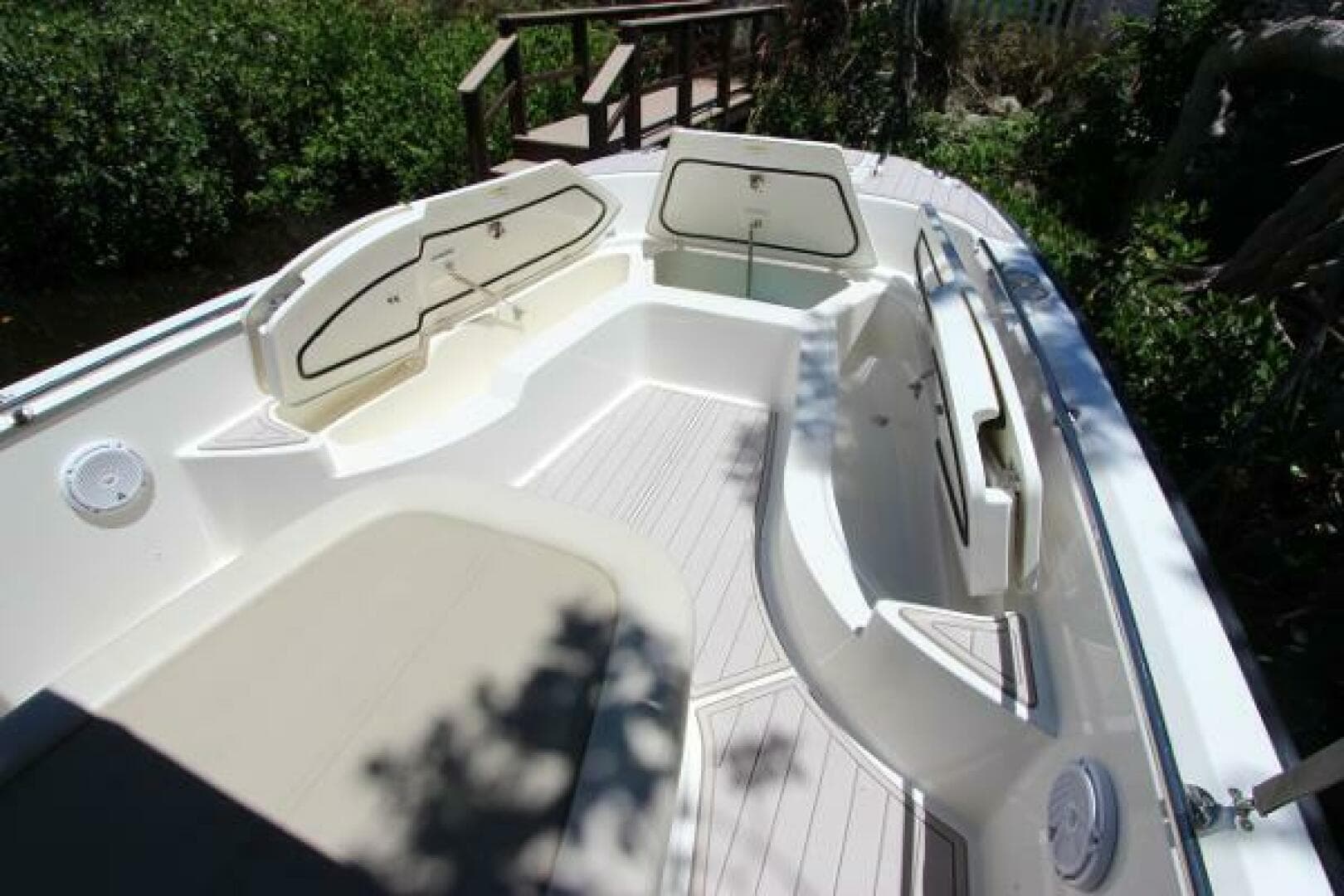 2017 Boston Whaler 270 Dauntless — photo 28