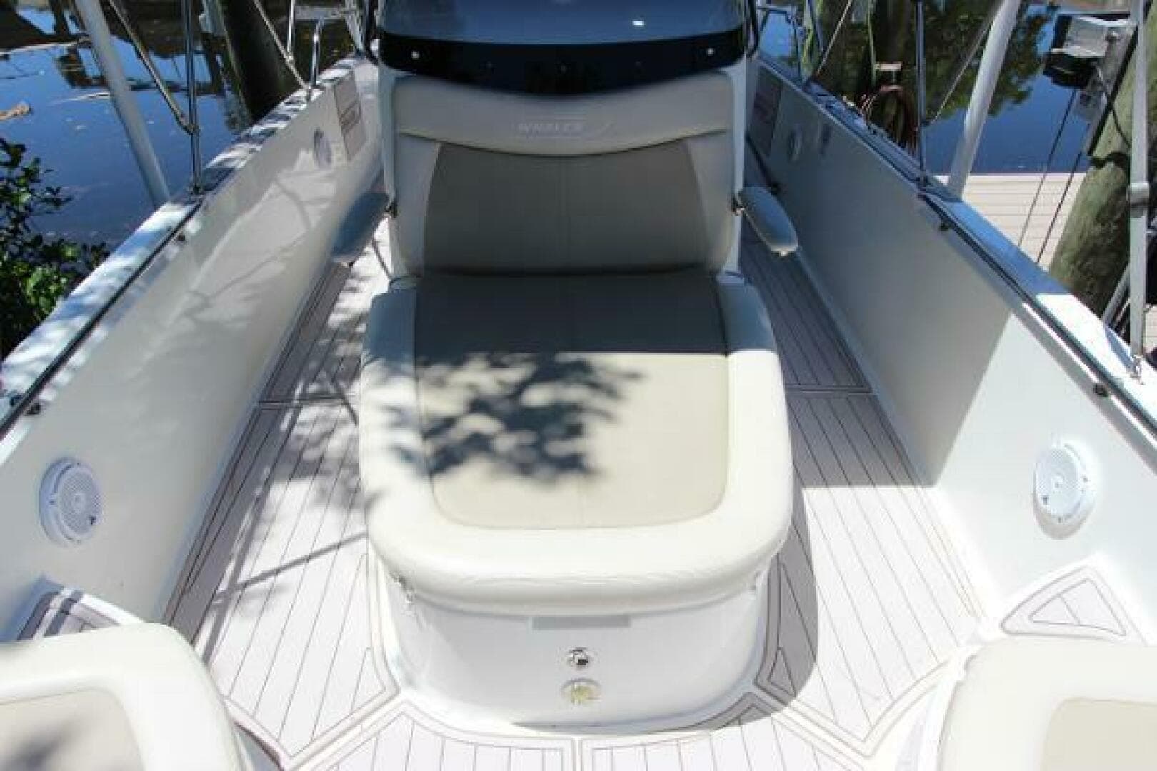 2017 Boston Whaler 270 Dauntless — photo 33