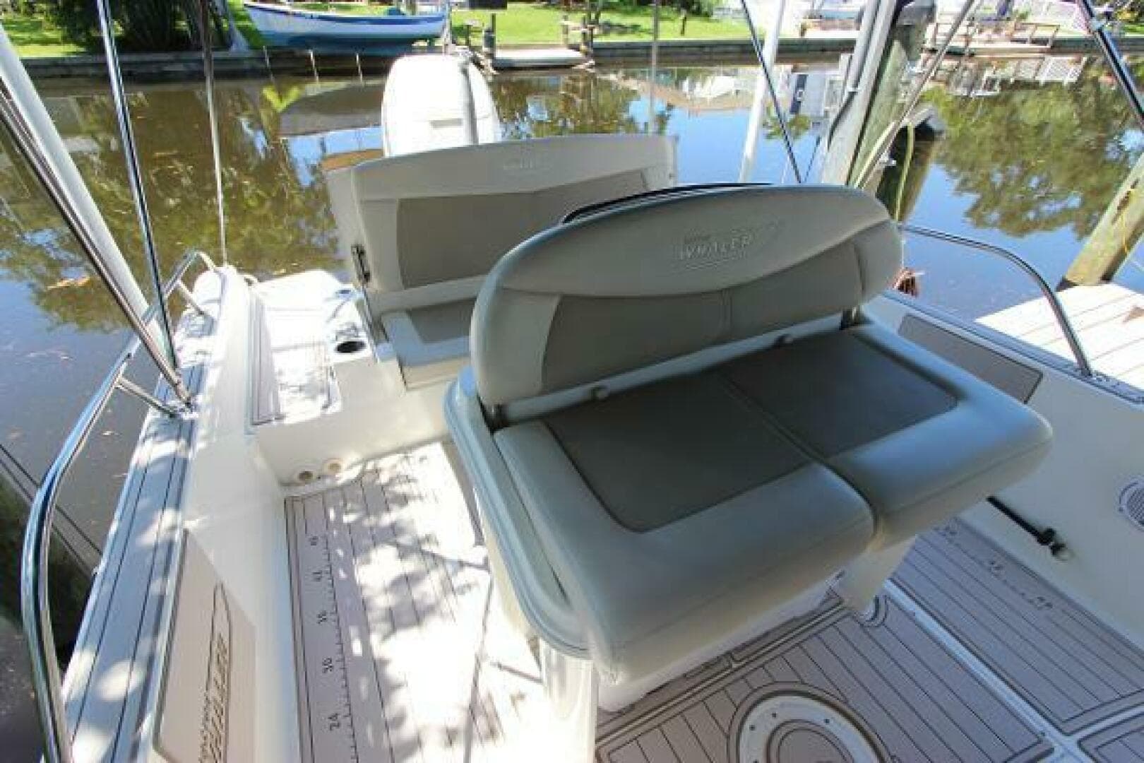 2017 Boston Whaler 270 Dauntless — photo 15