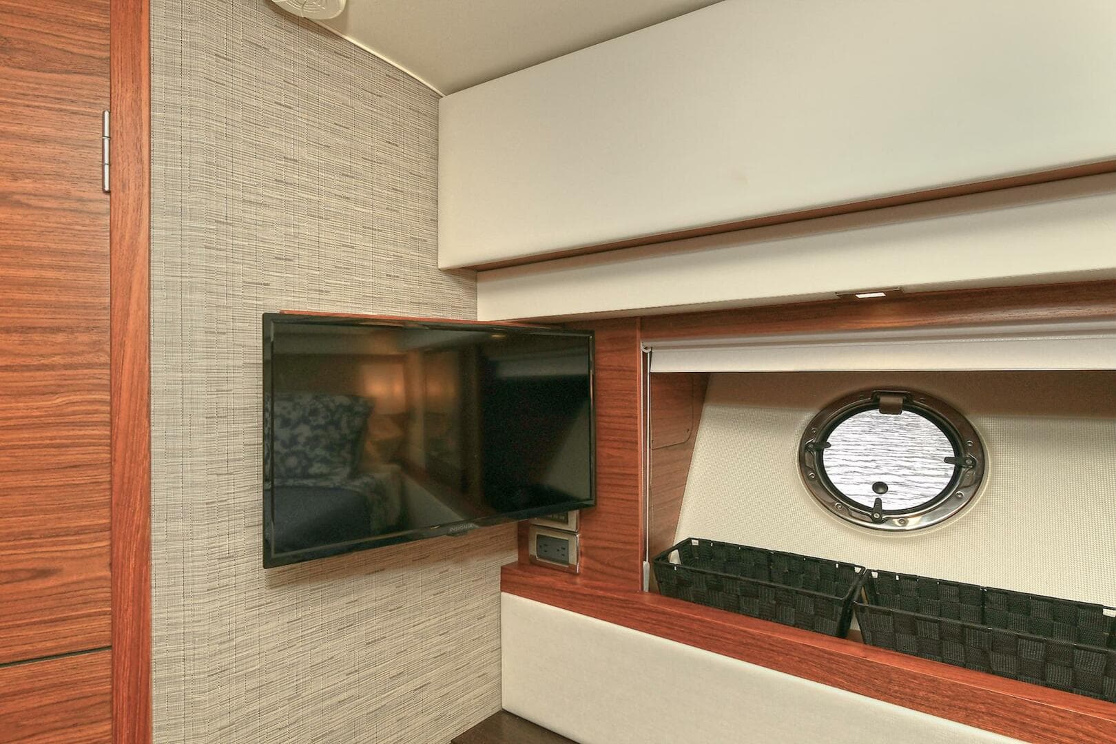 2015 Tiara Yachts C44 Coupe — photo 30