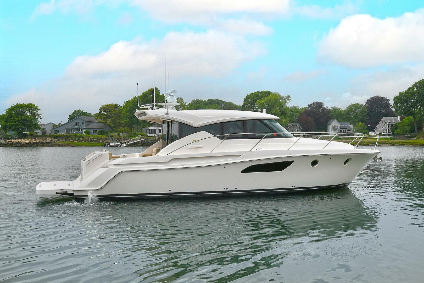 2015 Tiara Yachts C44 Coupe — photo 3