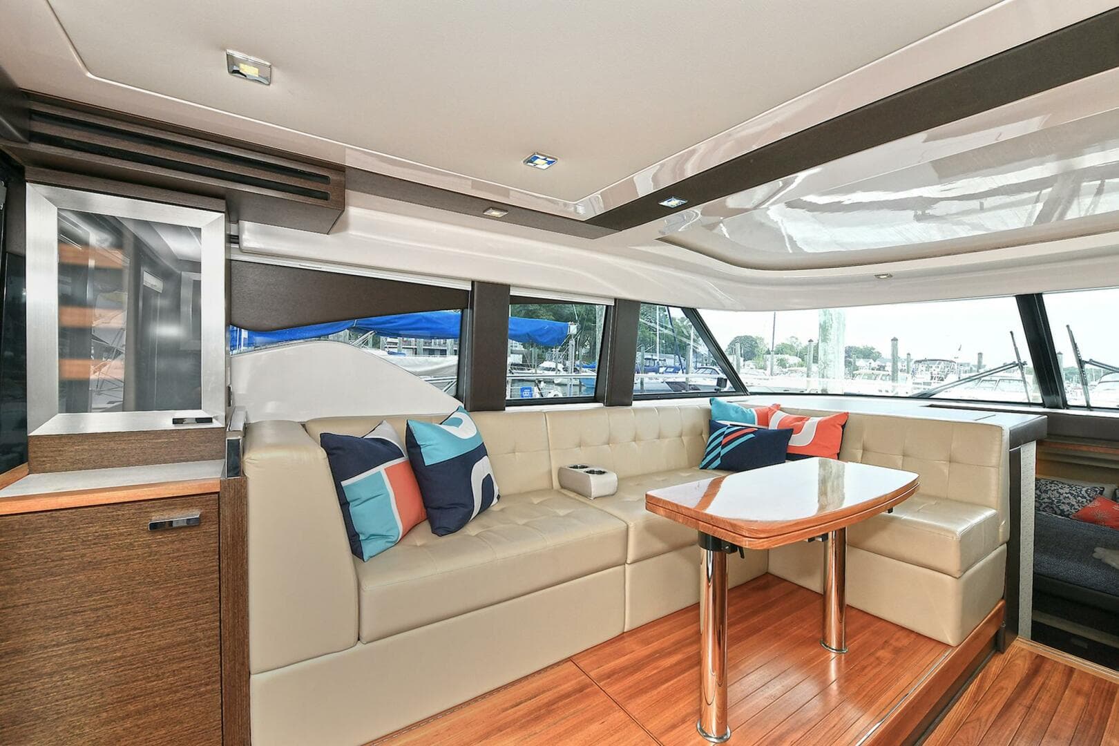 2015 Tiara Yachts C44 Coupe — photo 14