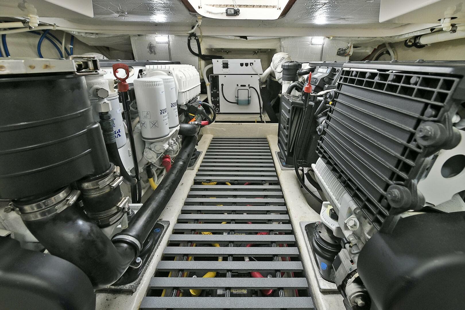 2015 Tiara Yachts C44 Coupe — photo 40