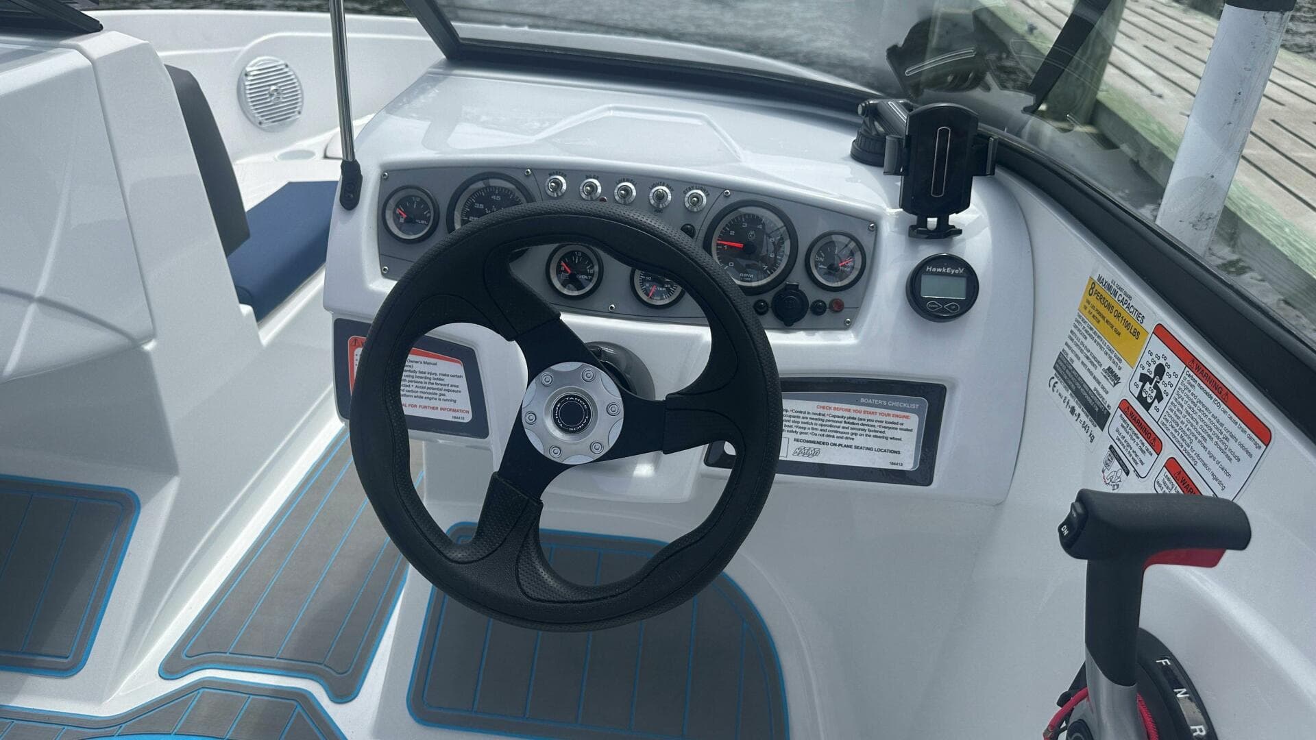 2023 Tahoe 185S — photo 8