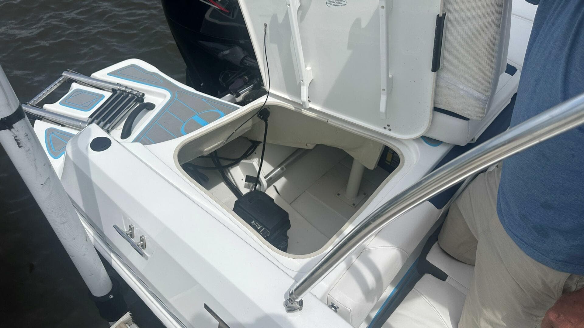 2023 Tahoe 185S — photo 9