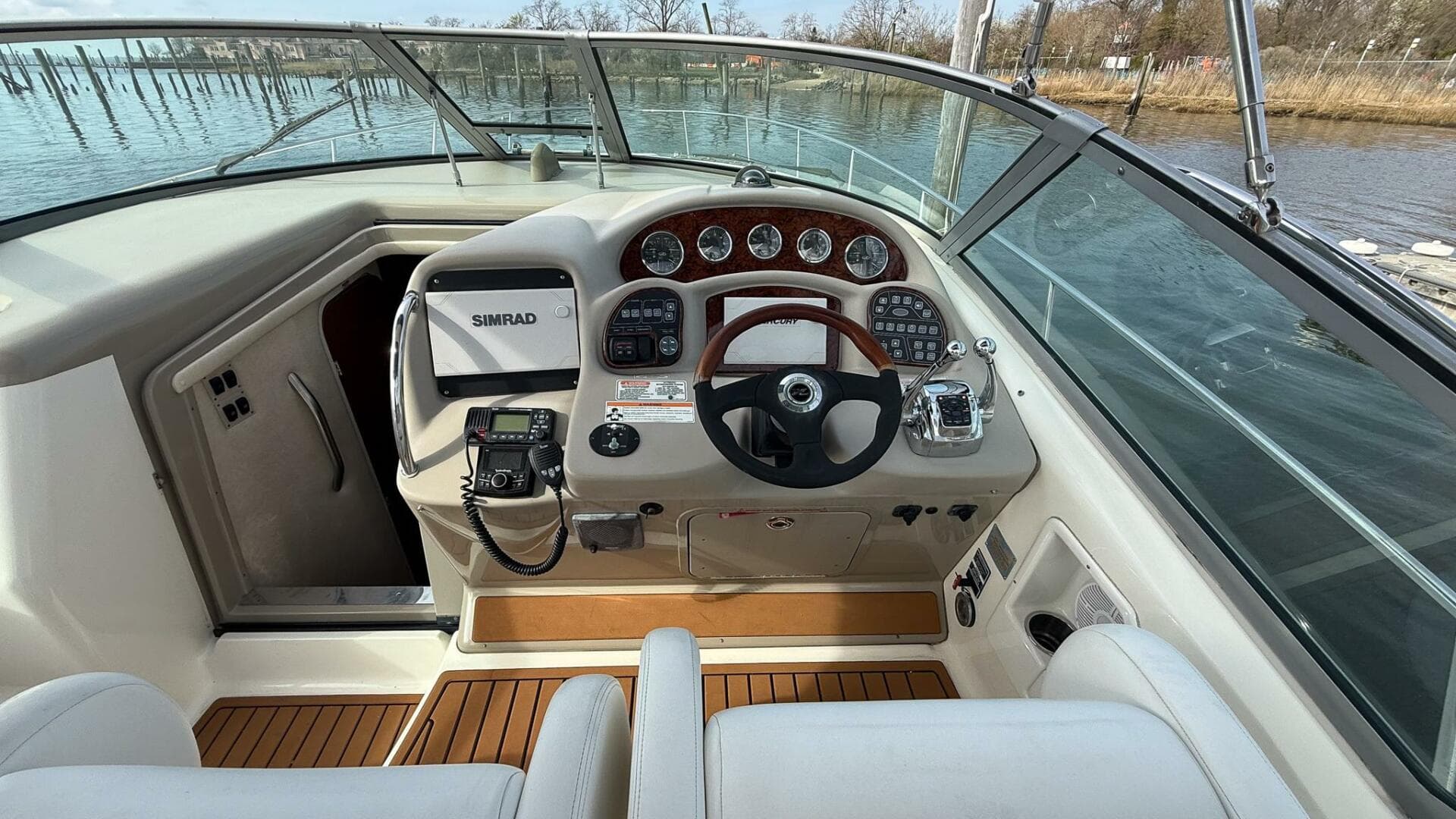 2008 Sea Ray 340 Sundancer — photo 11