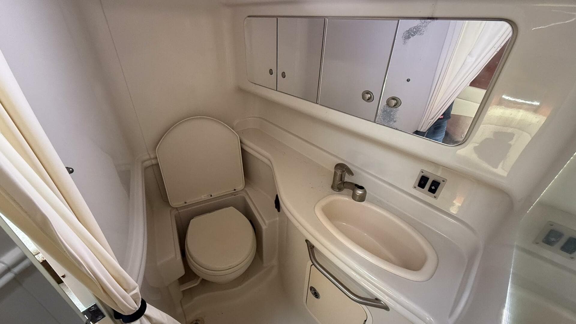 2008 Sea Ray 340 Sundancer — photo 20