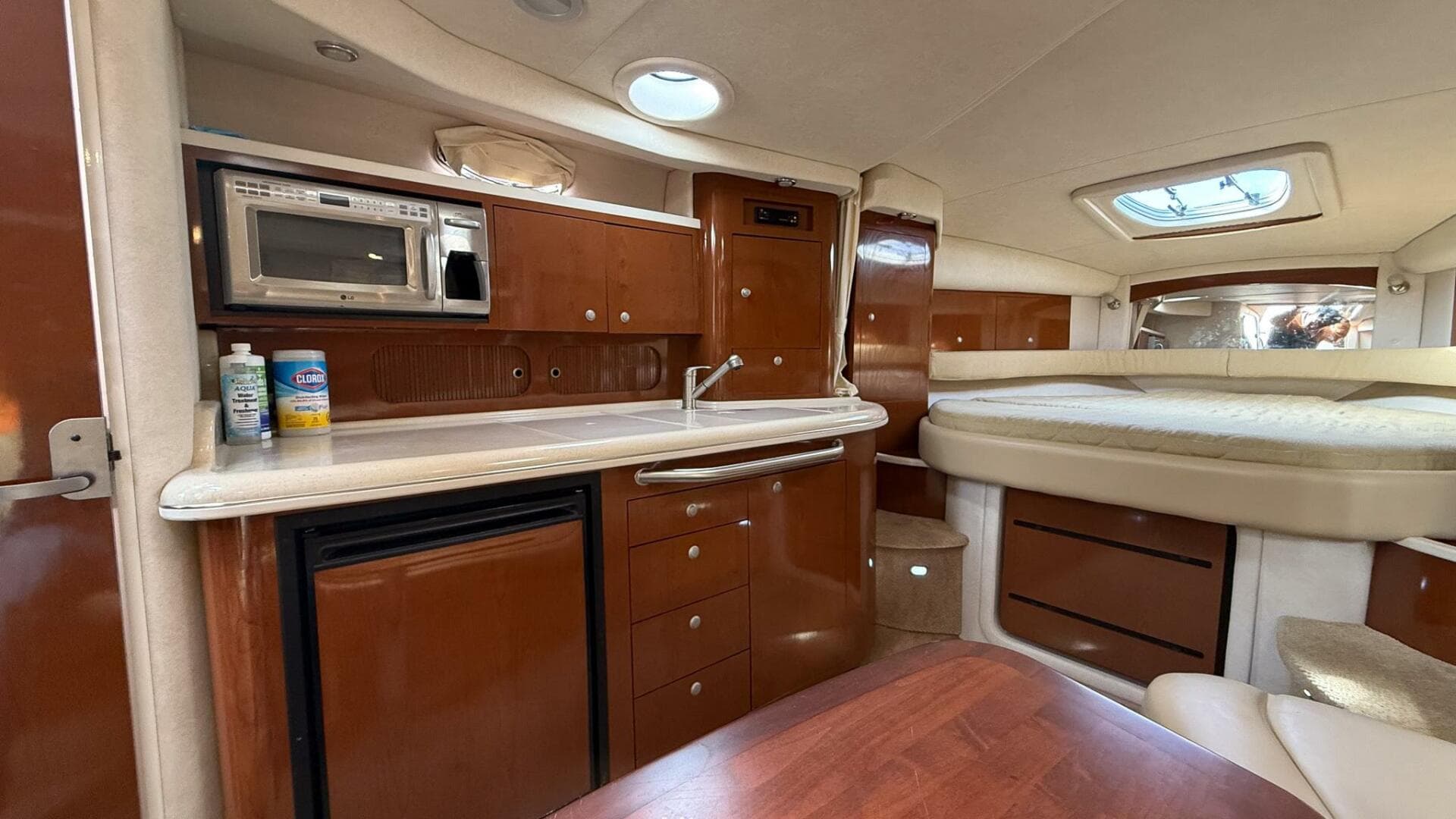 2008 Sea Ray 340 Sundancer — photo 19