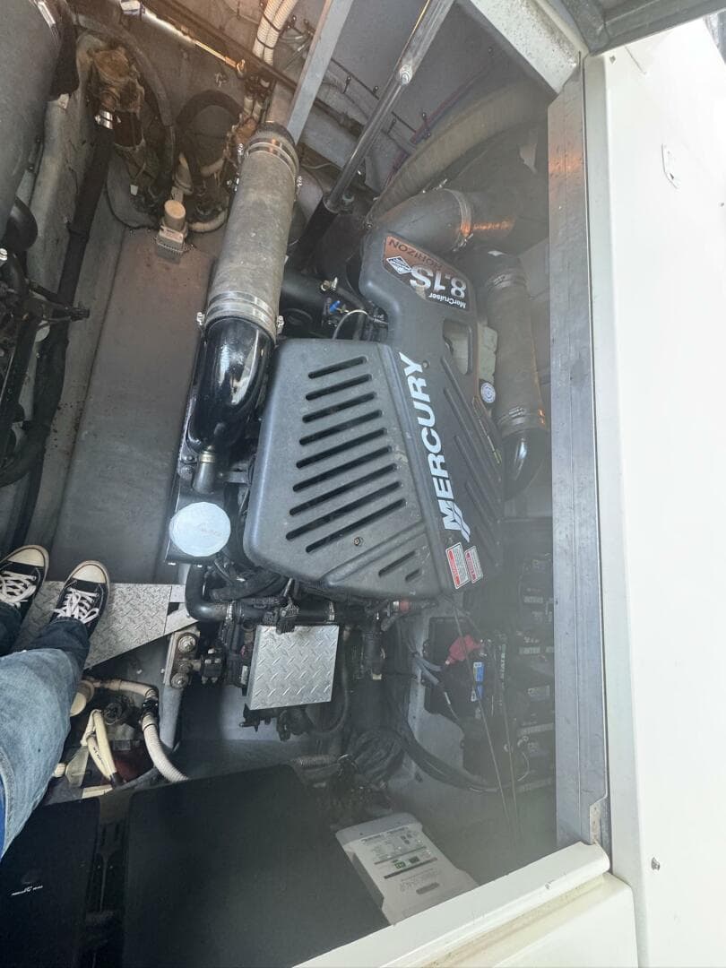 2001 Sea Ray 380 Sundancer — photo 17