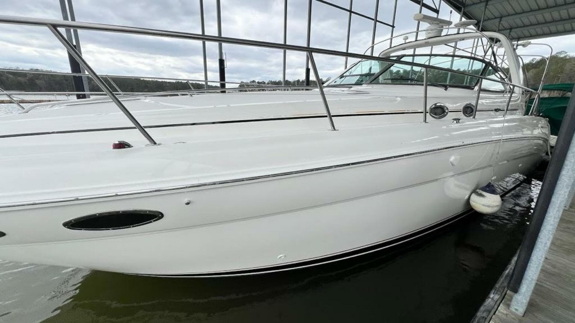 2001 Sea Ray 380 Sundancer — photo 2