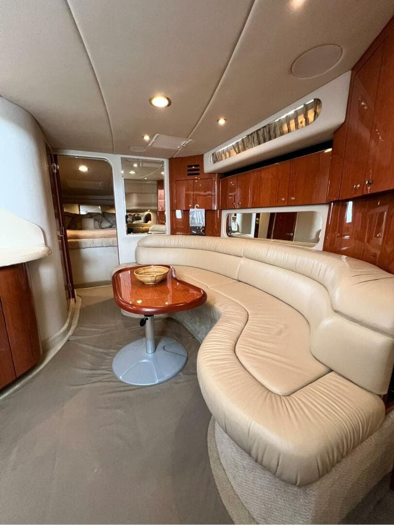 2001 Sea Ray 380 Sundancer — photo 13