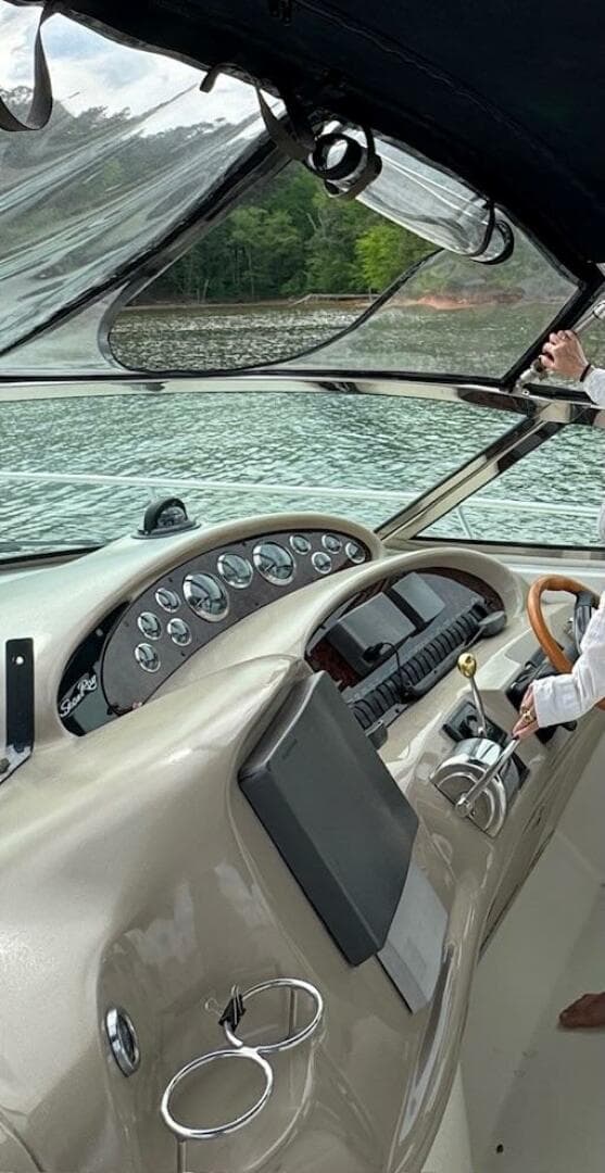 2001 Sea Ray 380 Sundancer — photo 8