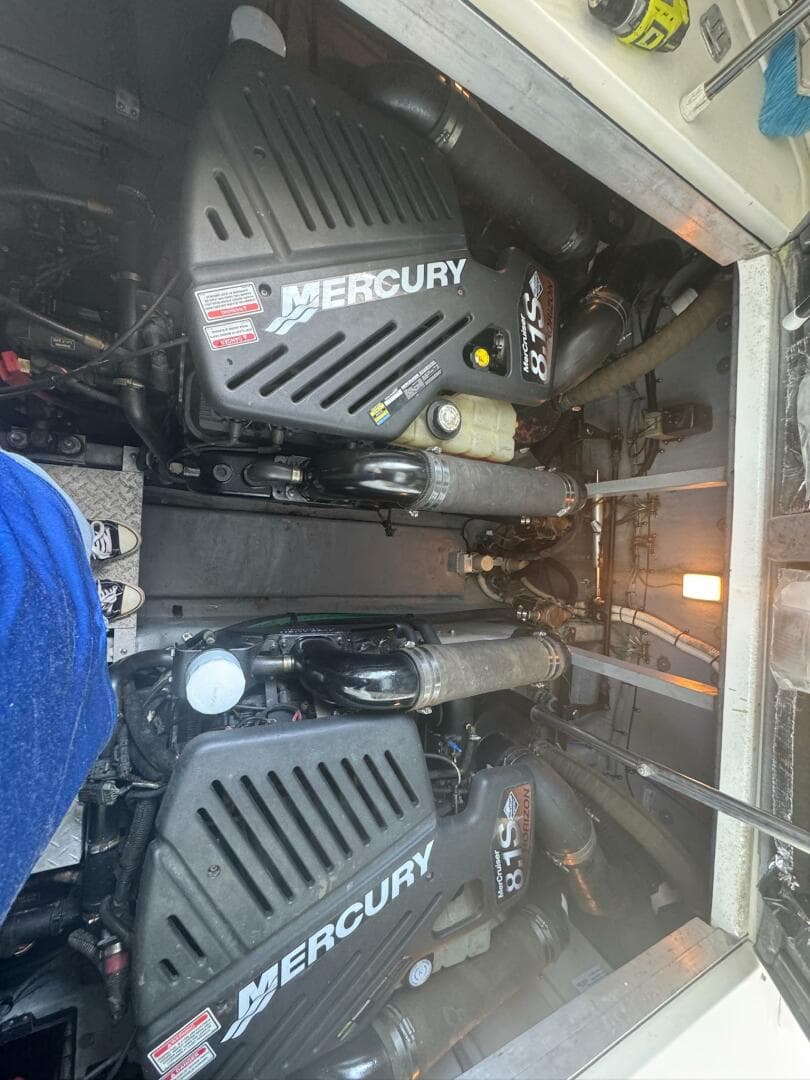 2001 Sea Ray 380 Sundancer — photo 16