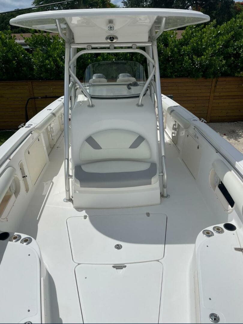 2005 Boston Whaler 320 Outrage — photo 9