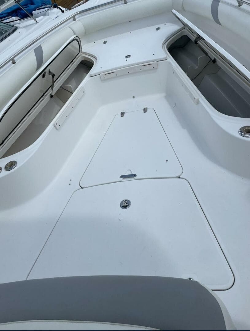2005 Boston Whaler 320 Outrage — photo 8